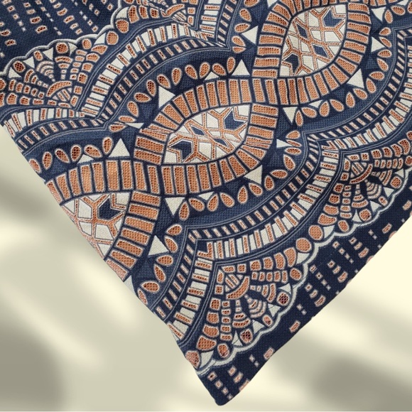 BCBGMAX AZRIA Women’s Allina Lace Long-Sleeve Cocktail Dress - Picture 5 of 10